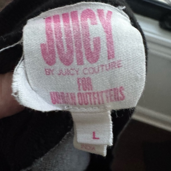 Juicy Couture Women’sCrewneck Sweatshirt - Black, White, and Gray - Picture 4 of 4